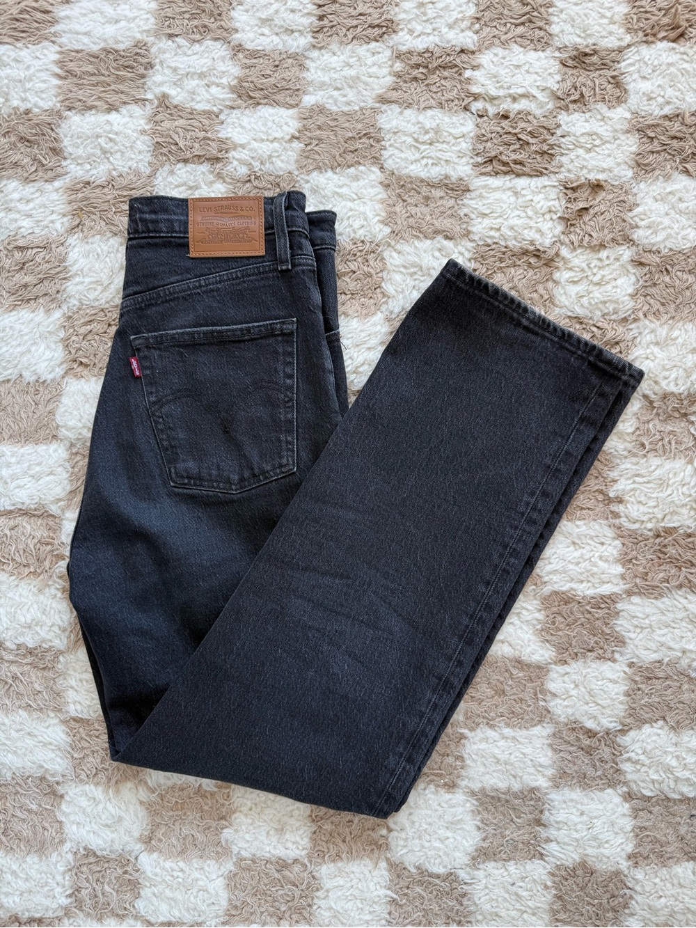Levi’s Faded Black Ribcage Straight-Leg Jeans